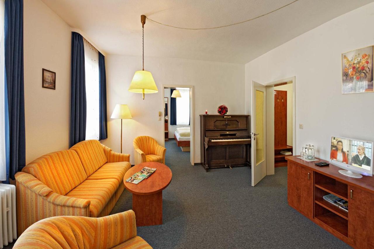 Gastehaus Zur Lilie Hotel Triberg im Schwarzwald ภายนอก รูปภาพ